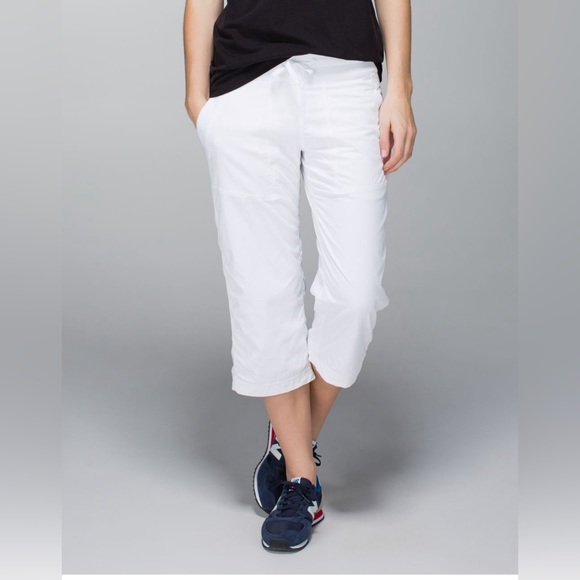 lululemon athletica Pants - NWT Lululemon Studio Crop *Liner
